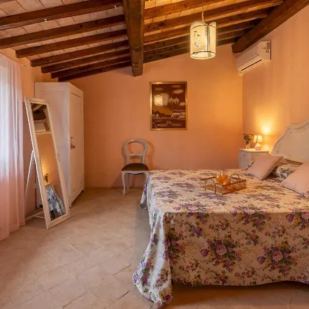 Вилла Casale Delle Farfalle 12, Emma *