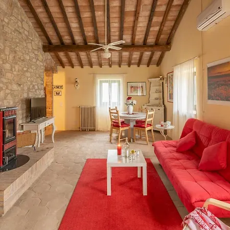 Casale Delle Farfalle 12, Emma Вилла *