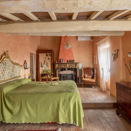 Вилла Casale Delle Farfalle 12, Emma