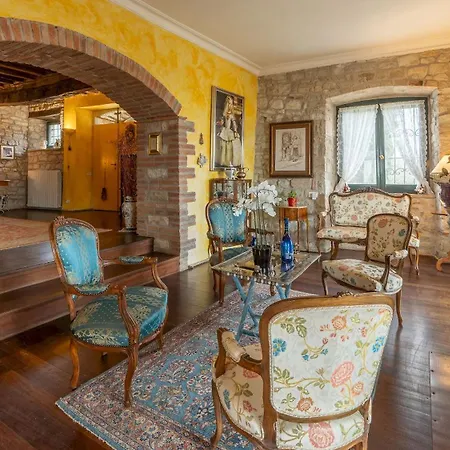 Вилла Casale Delle Farfalle 12, Emma *