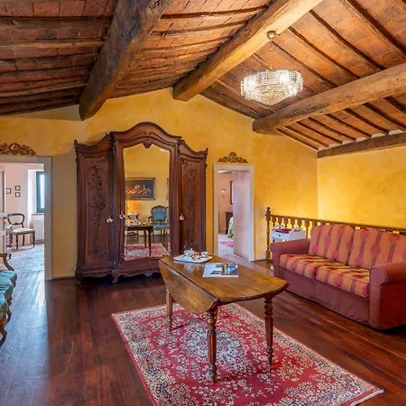 Villa Casale Delle Farfalle 12, Emma